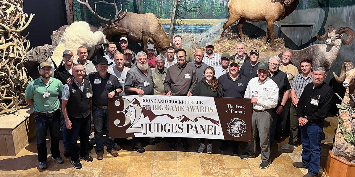 official measurer group photo