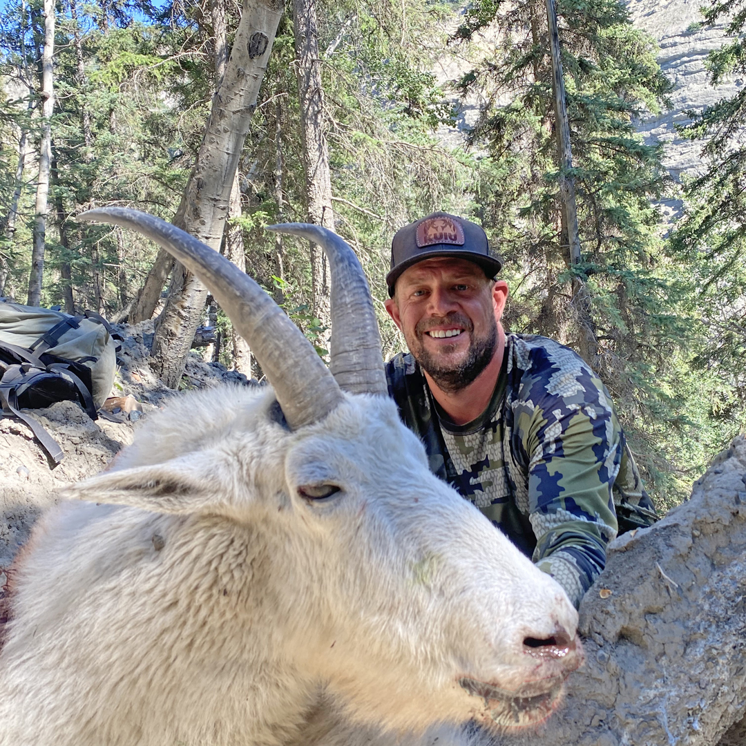 Justin Kallusky and world's record Rocky Mountain goat
