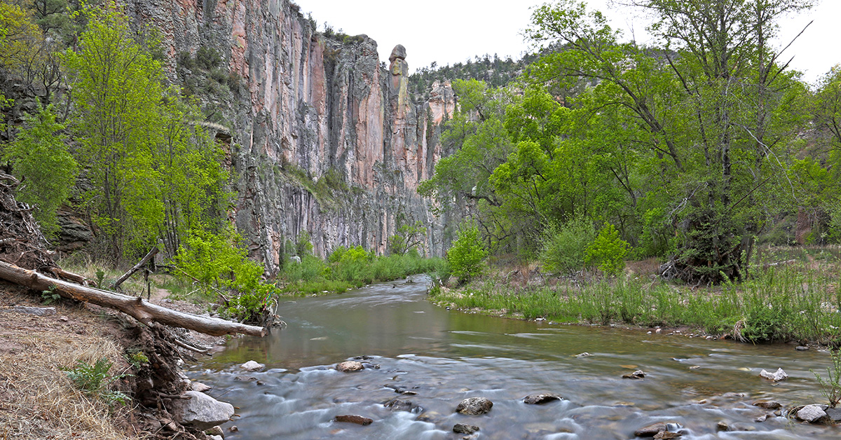 gilariver-istock-1174020854.jpg