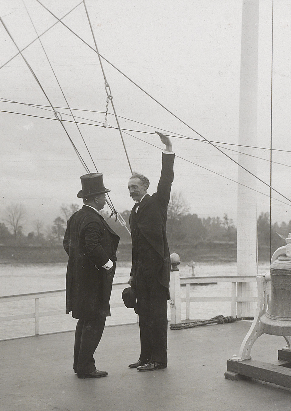 spotlight-pinchot-ship.jpg